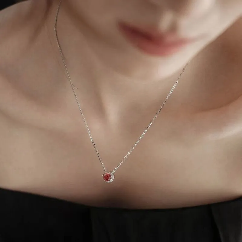 Classic silver inlaid exquisite and luxurious clavicle chain red crystal necklaces pendant
