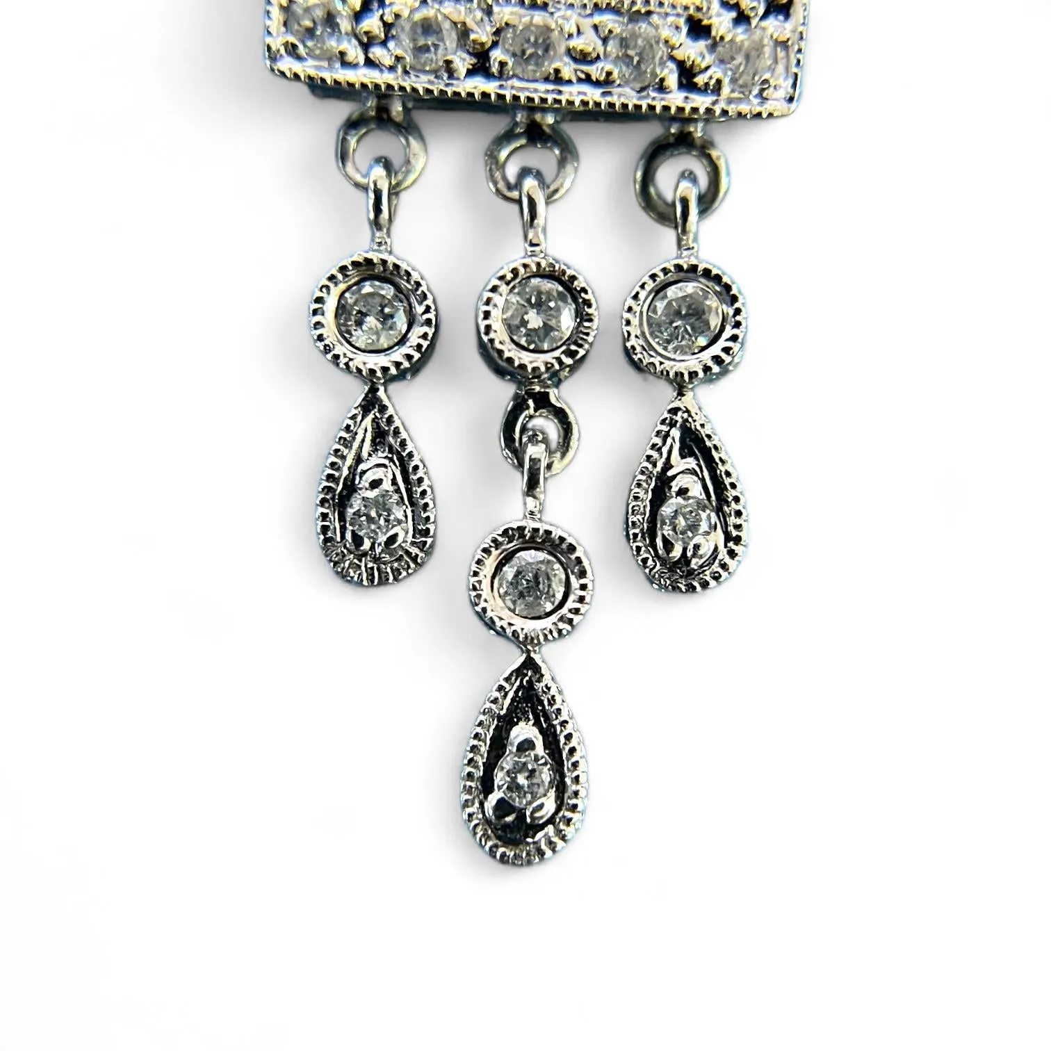 Exquisite 18K Gold Long Necklace with Diamonds