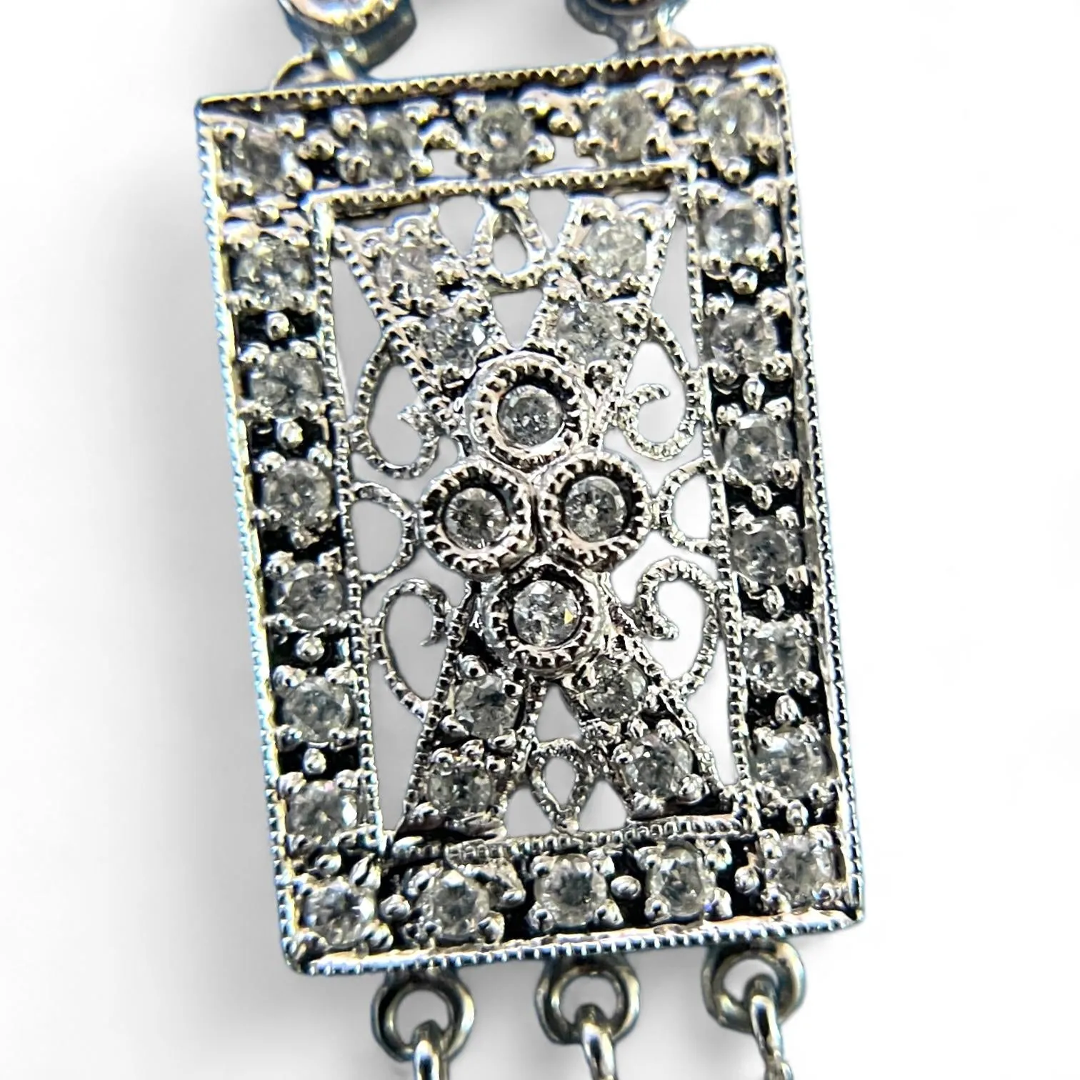 Exquisite 18K Gold Long Necklace with Diamonds