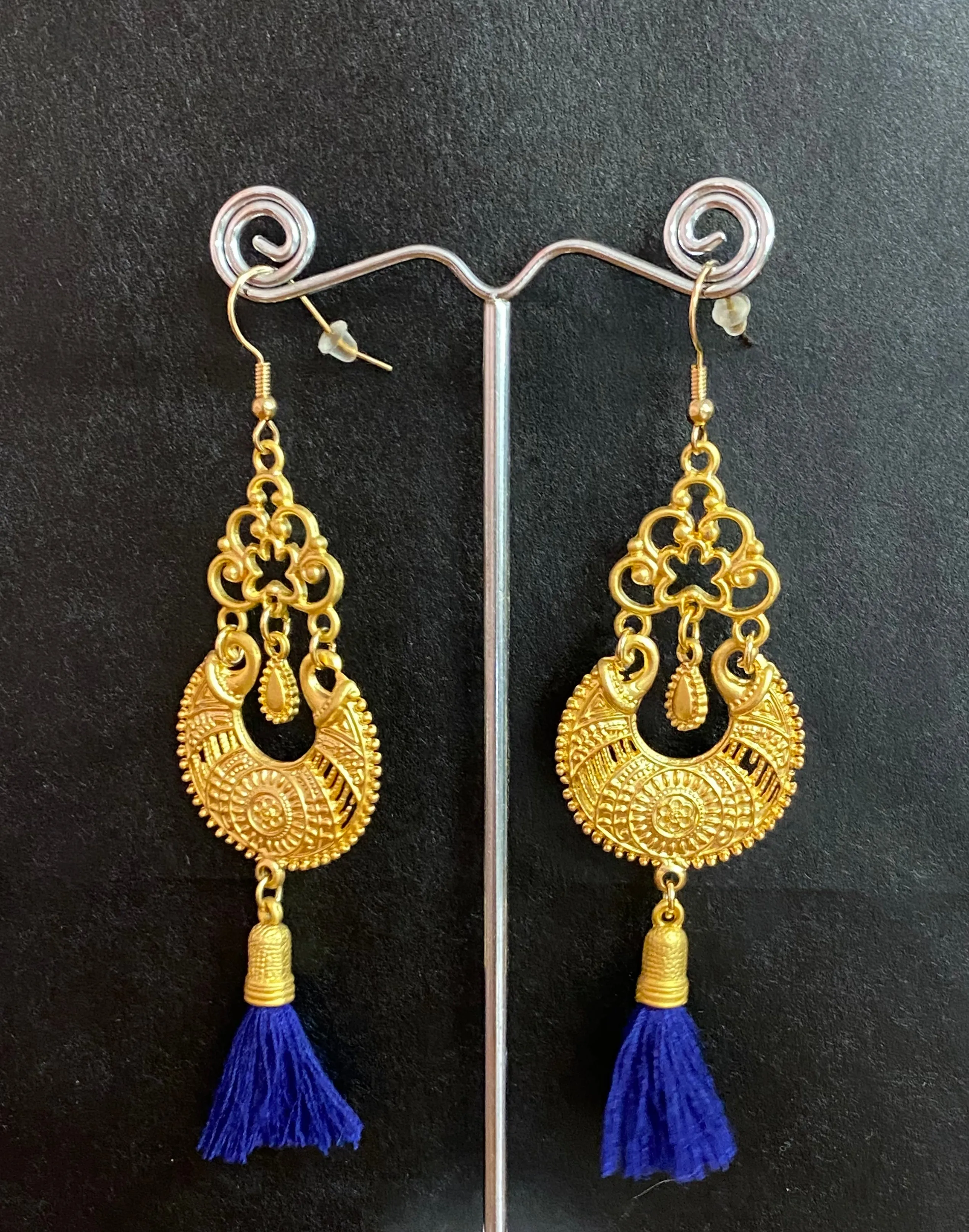 Isle & Tribe - Gold Seraphina Earrings - Sapphire