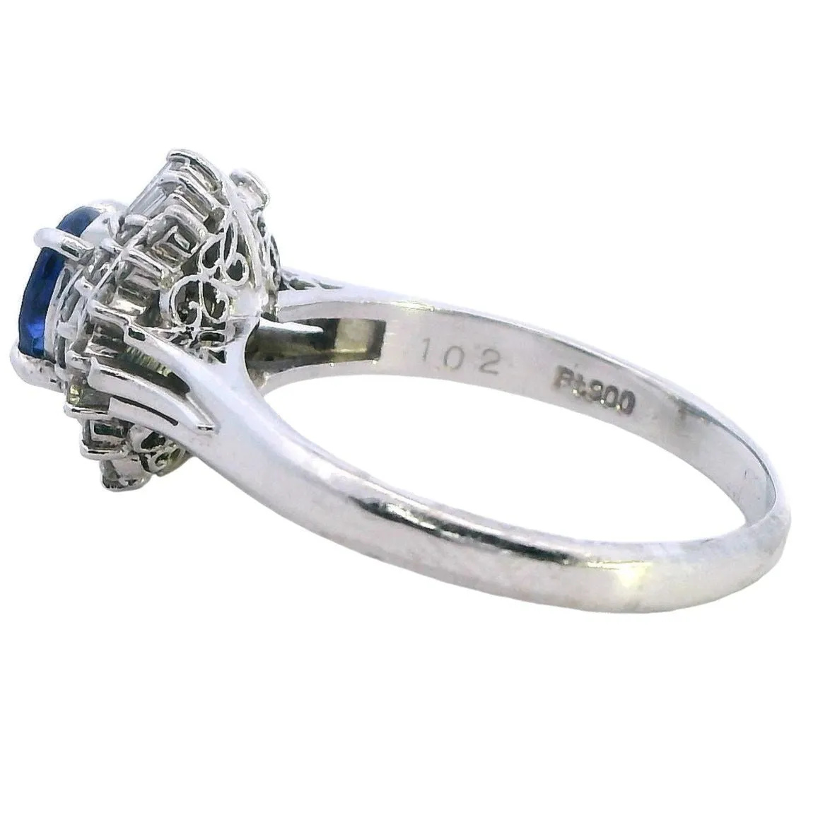 Luxurious Splendour: Platinum Diamond & Sapphire Ring - Elegance Redefined