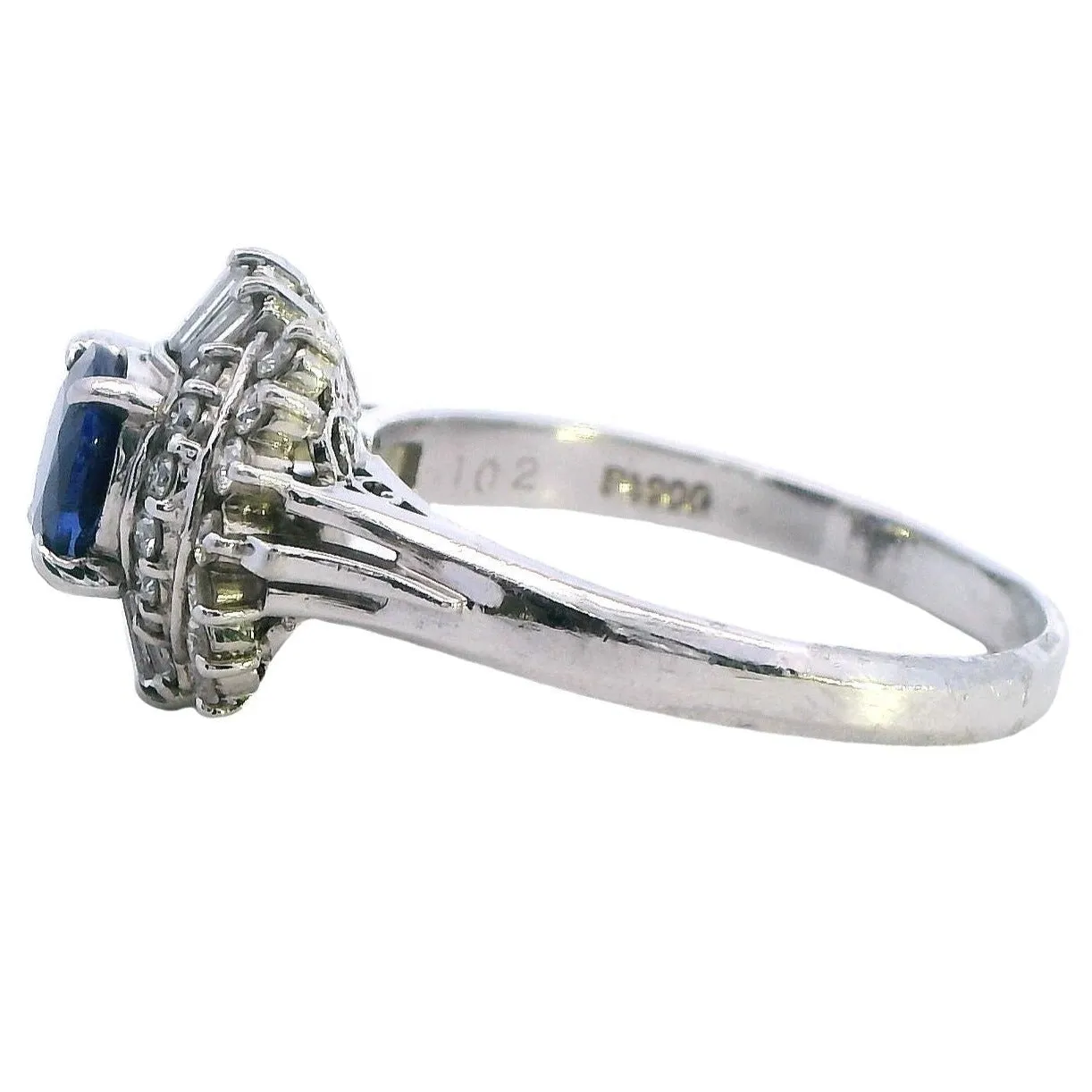 Luxurious Splendour: Platinum Diamond & Sapphire Ring - Elegance Redefined