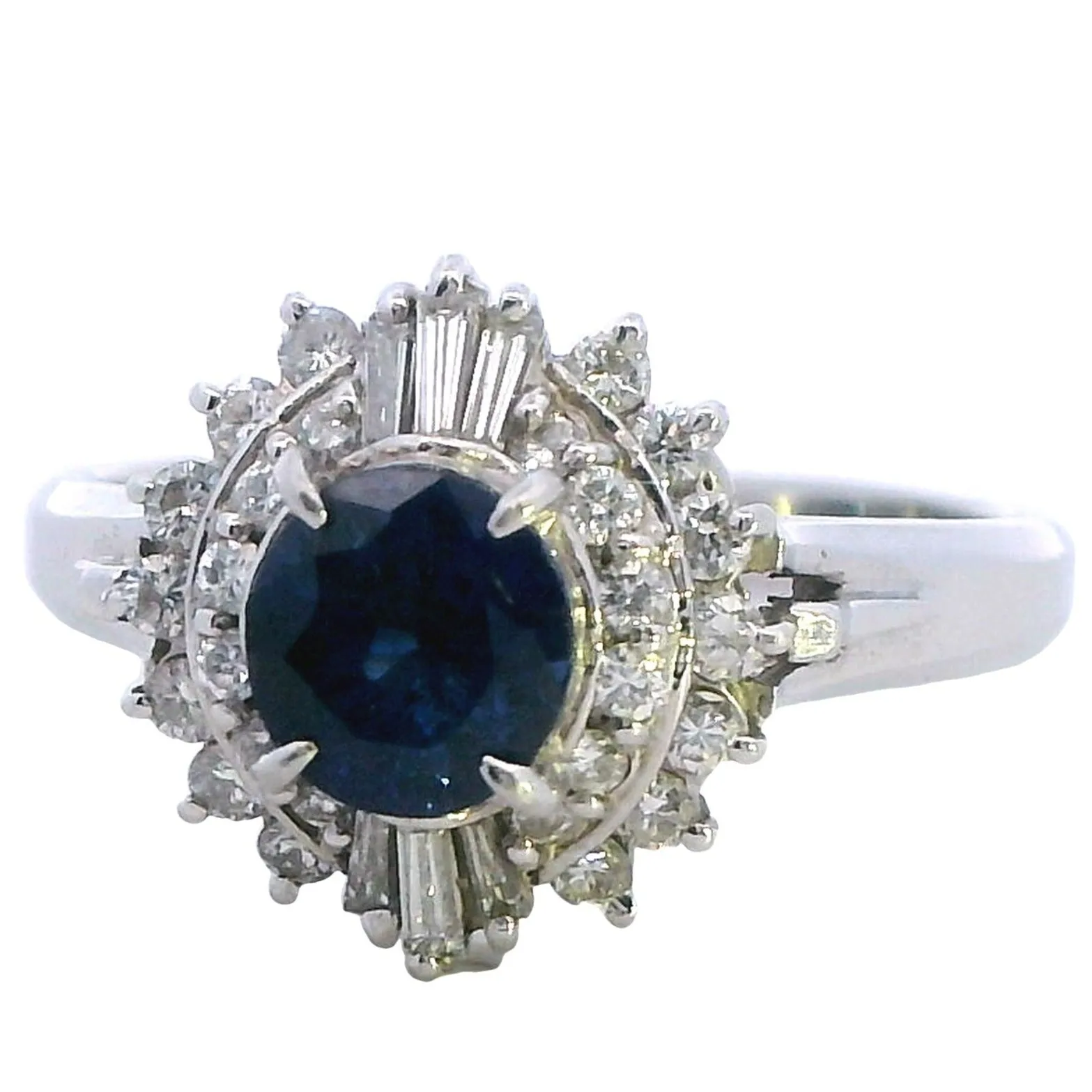 Luxurious Splendour: Platinum Diamond & Sapphire Ring - Elegance Redefined