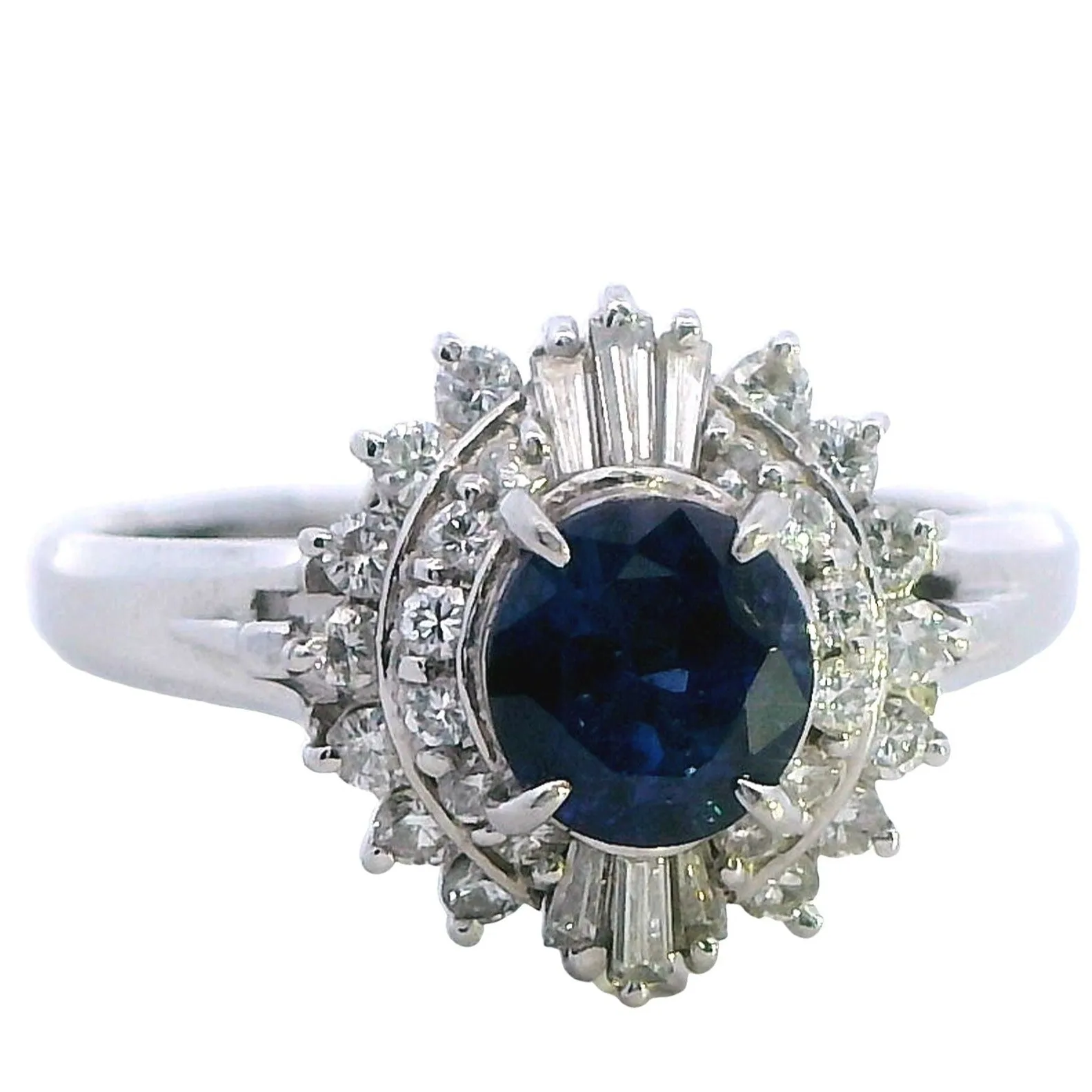 Luxurious Splendour: Platinum Diamond & Sapphire Ring - Elegance Redefined