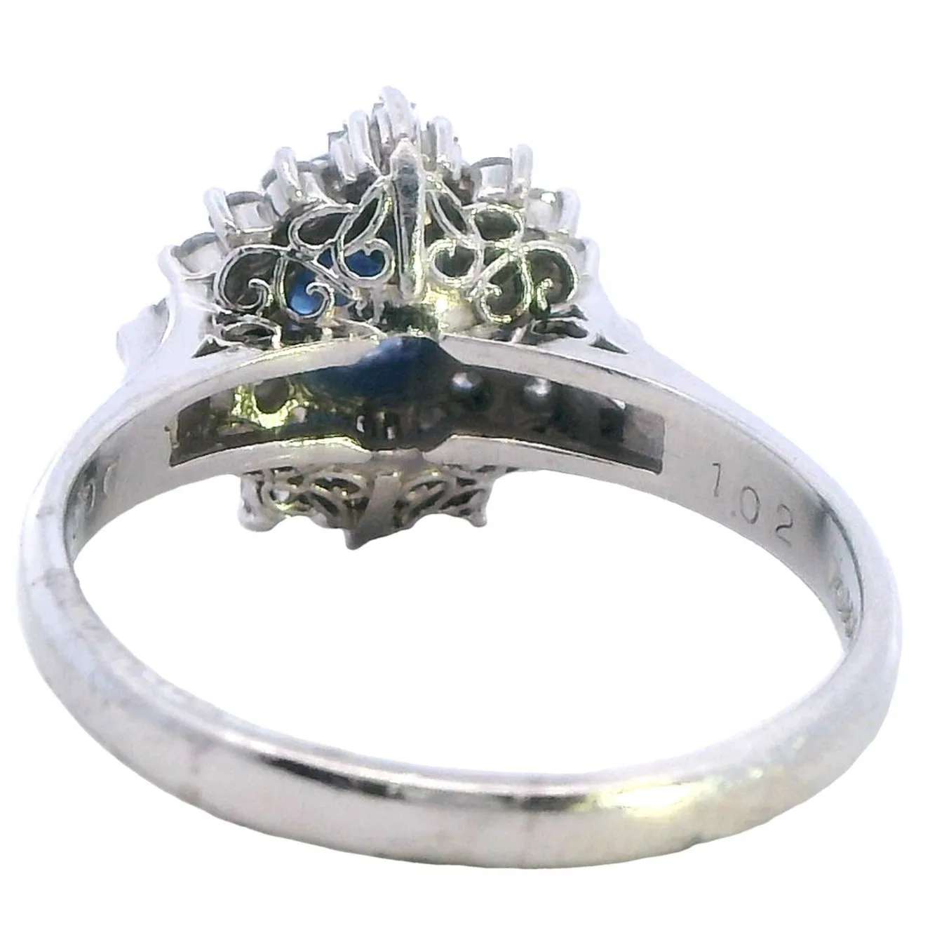 Luxurious Splendour: Platinum Diamond & Sapphire Ring - Elegance Redefined