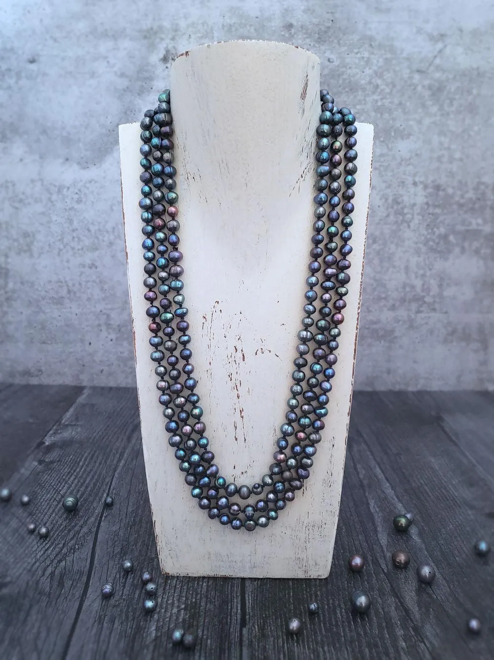 Peacock Pearl Necklace - Infinity Style - Rounds