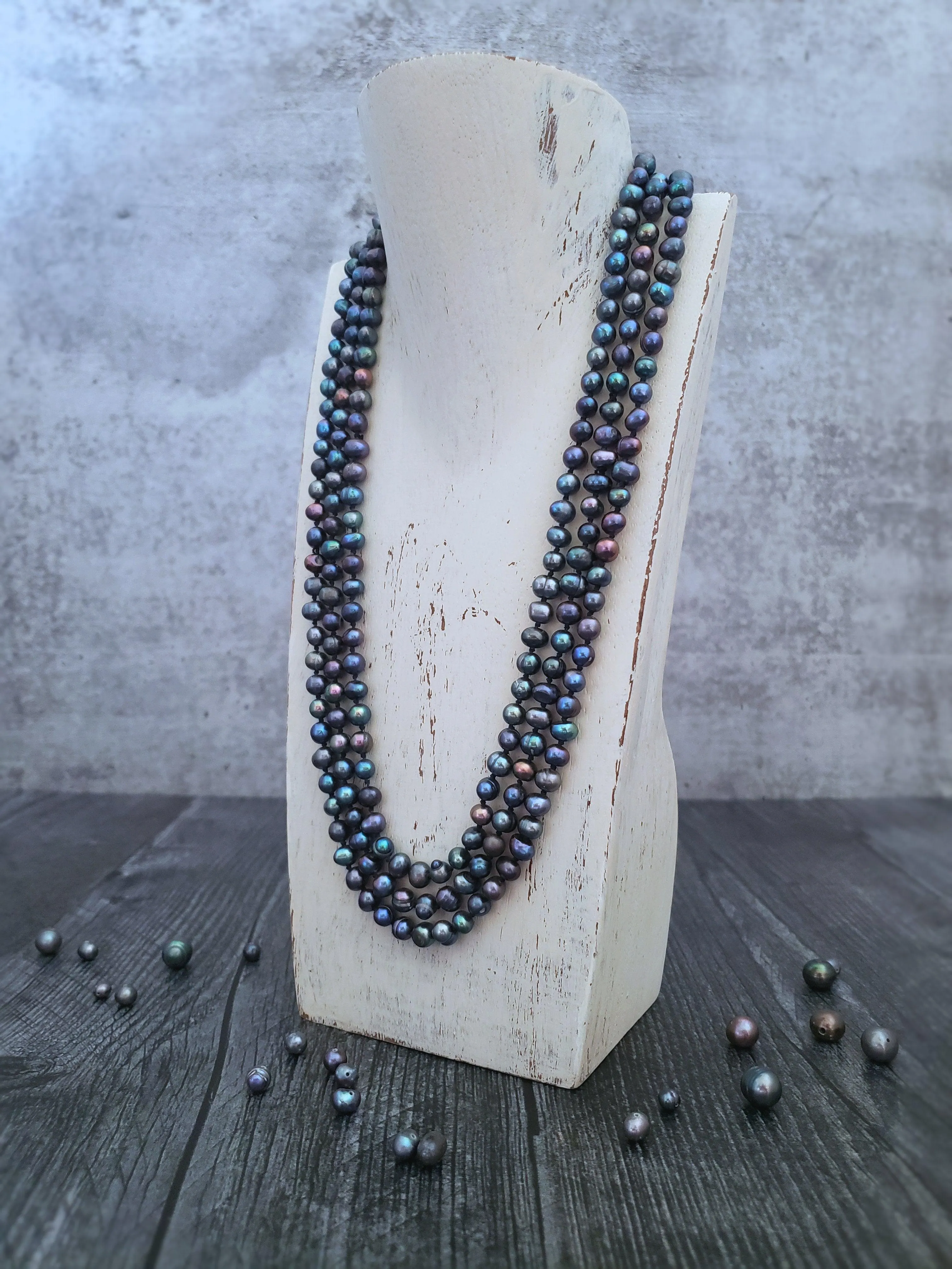 Peacock Pearl Necklace - Infinity Style - Rounds