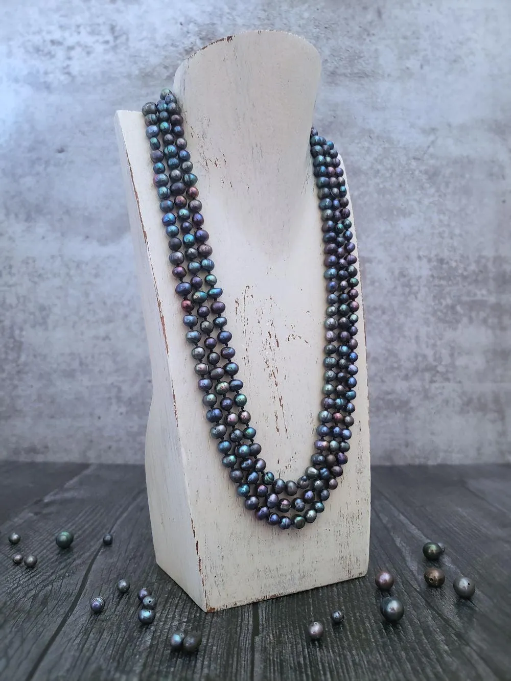Peacock Pearl Necklace - Infinity Style - Rounds