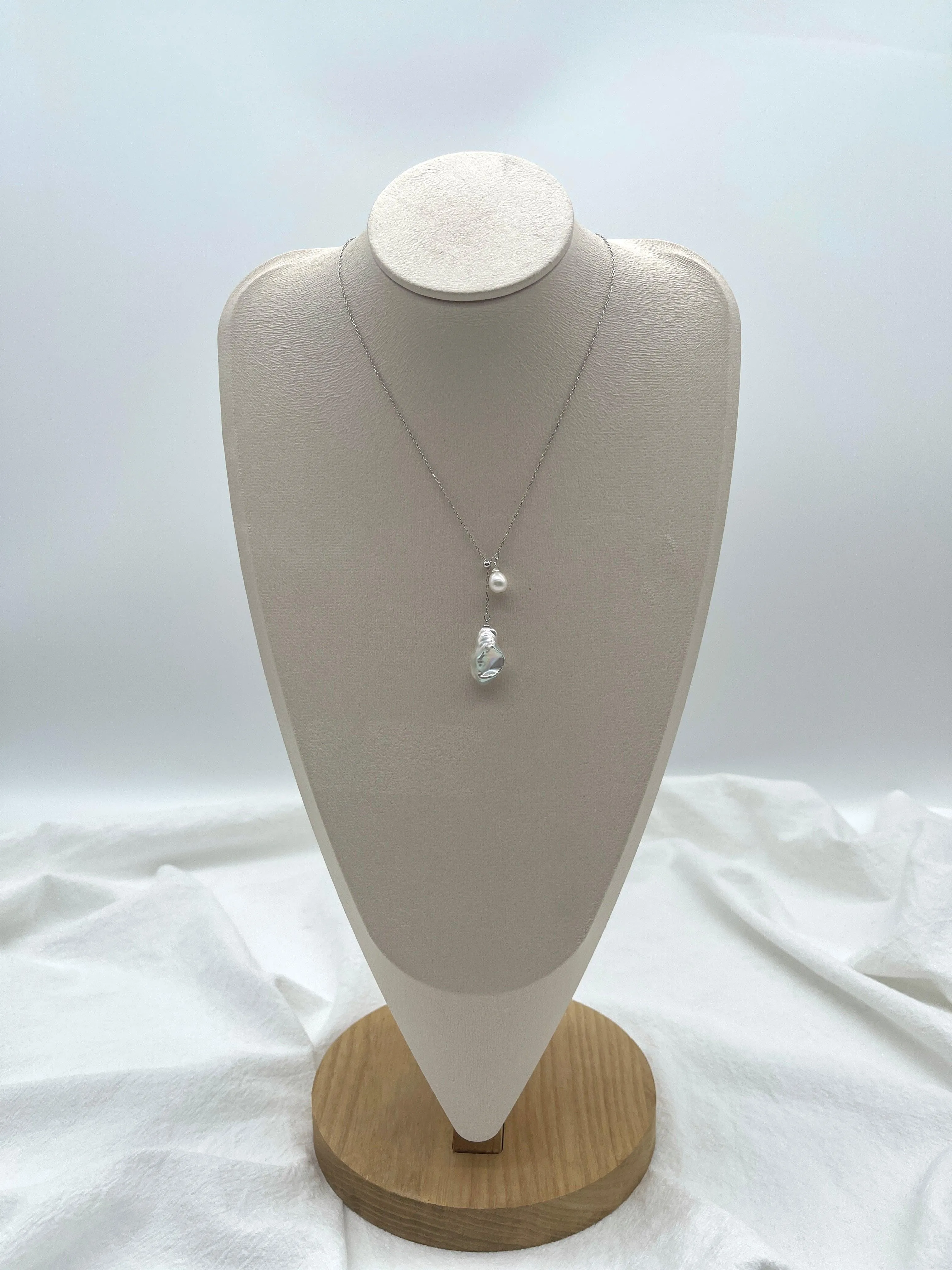 PETAL PEARL ADJUSTABLE Y-NECKLACE