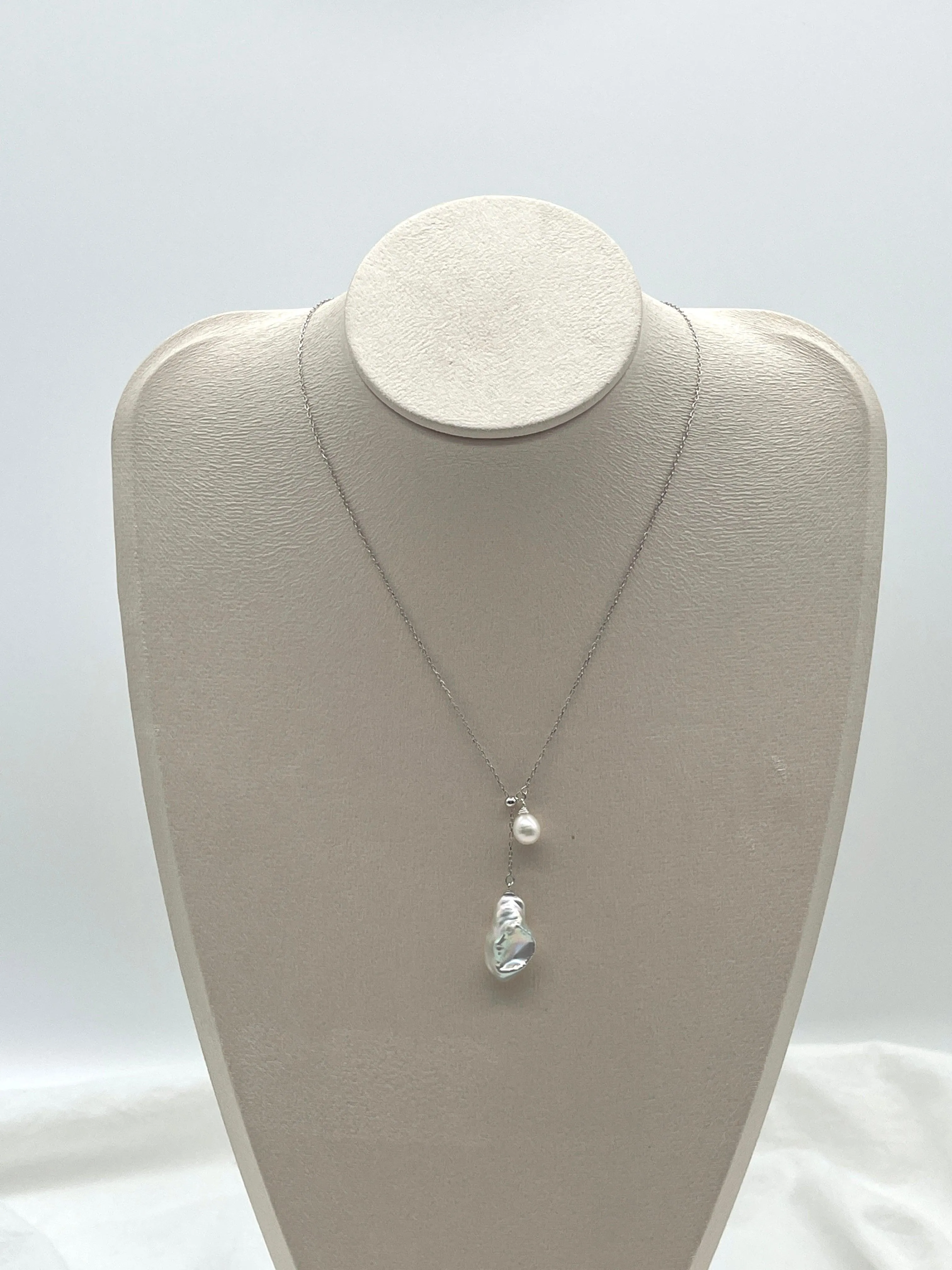 PETAL PEARL ADJUSTABLE Y-NECKLACE