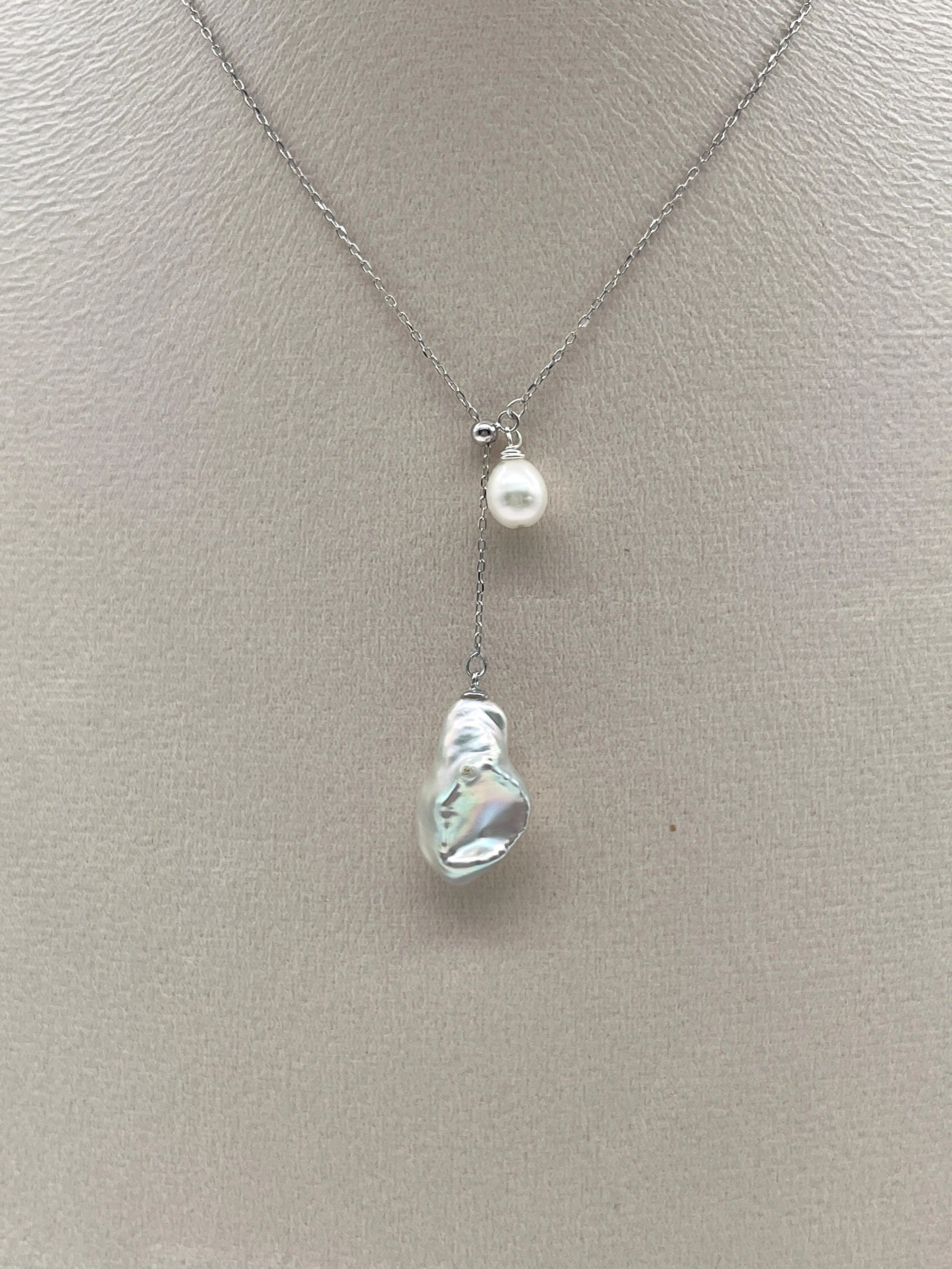 PETAL PEARL ADJUSTABLE Y-NECKLACE
